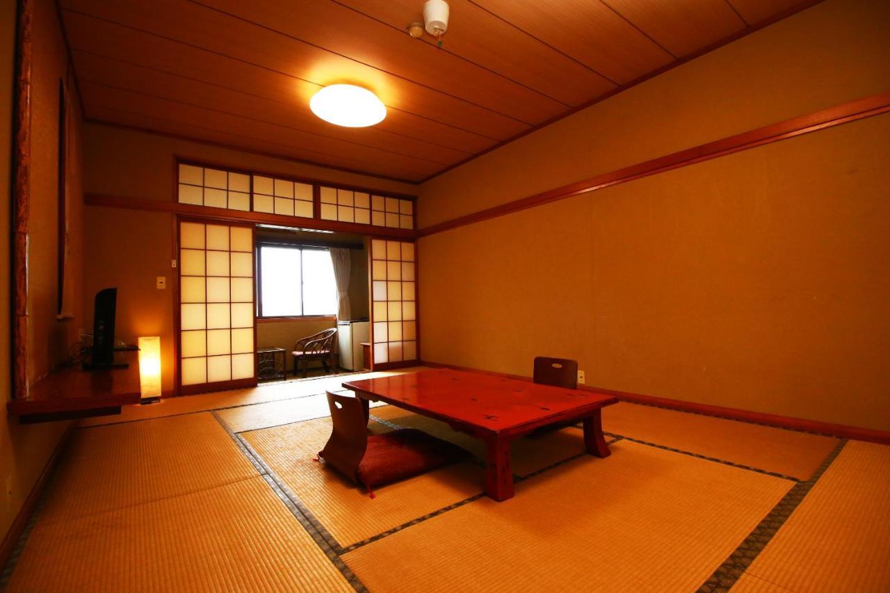 Hotel Oyado Kagetsu Sado Esterno foto