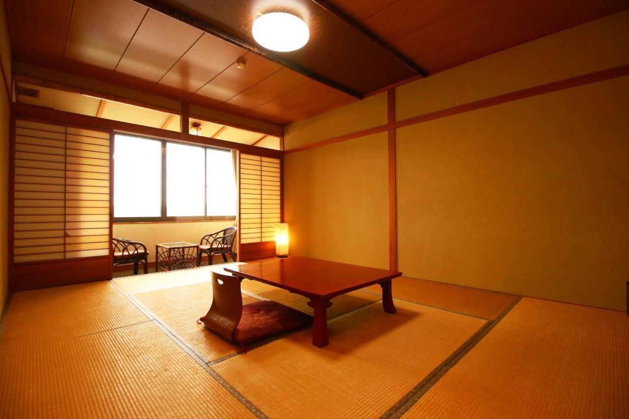 Hotel Oyado Kagetsu Sado Esterno foto